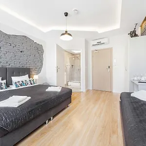 *** Aparthotel Six Suites, Old Town Polen